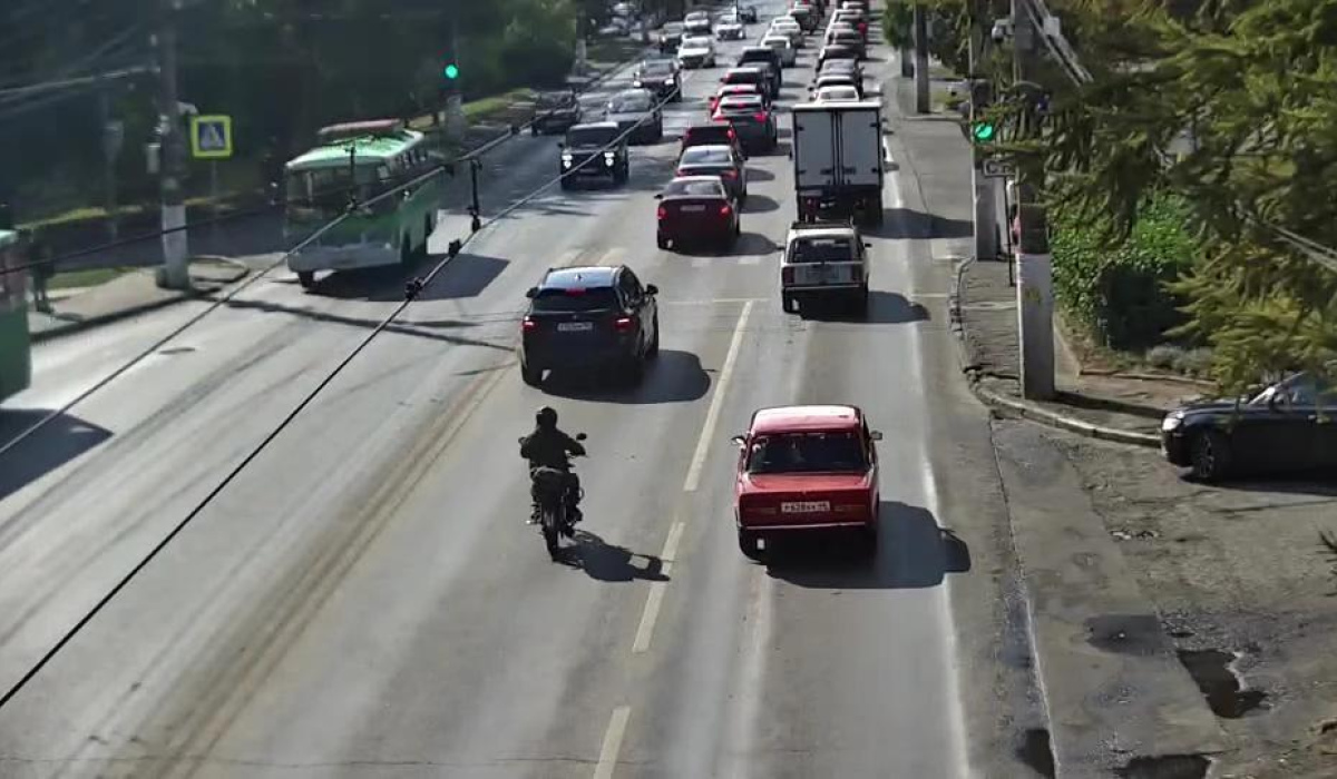 В Курске на Карла Маркса образовалась пробка из-за ДТП