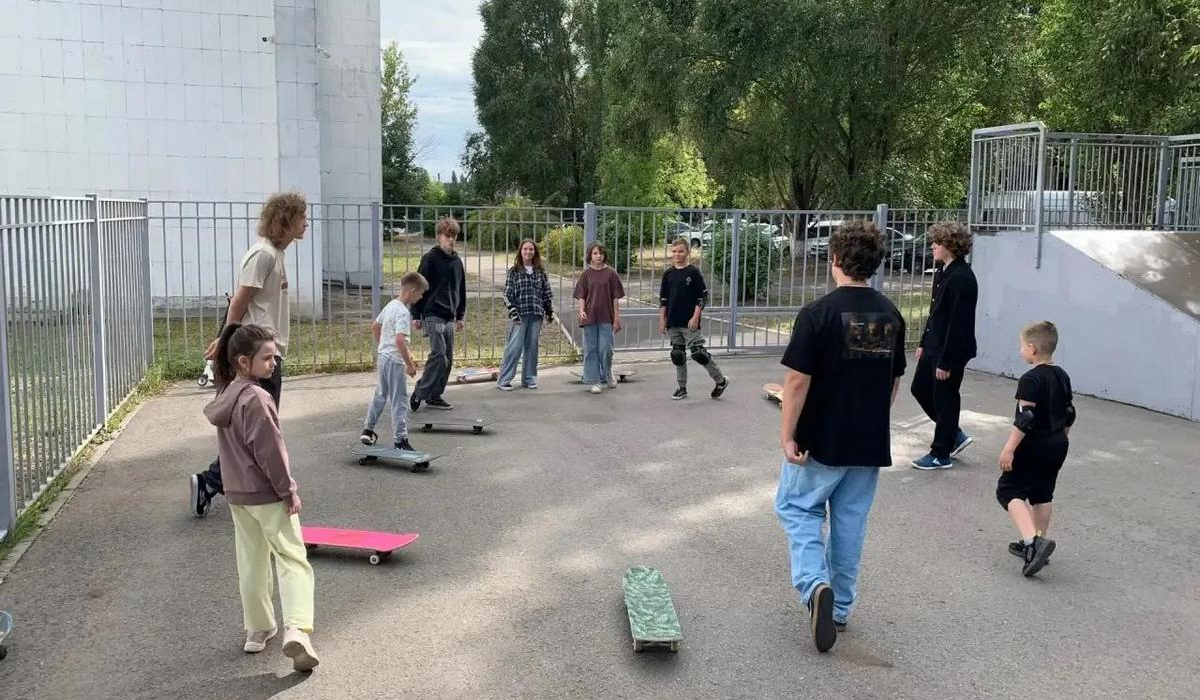 В Курске стартовали бесплатные осенние занятия по скейтбордингу