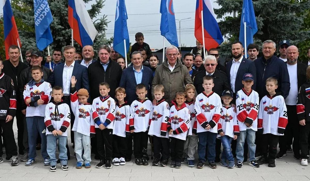 Легенды хоккея приехали в Курск и провели мастер-класс