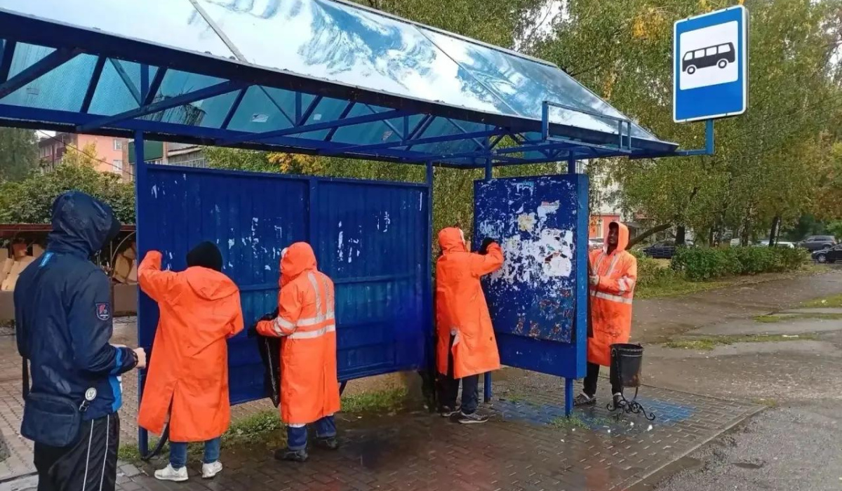 В Курске очистили от незаконной рекламы 58 остановочных павильонов