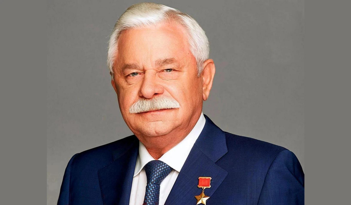 Экс-губернатору Курской области Александру Руцкому исполнилось 79 лет