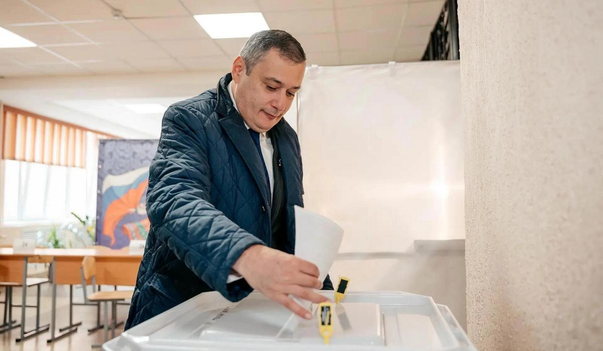 Александр Хинштейн проголосовал на выборах за стабильность и Победу