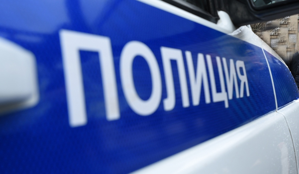 В Курске полицейские вернули семье мальчика, гулявшего по проезжей части