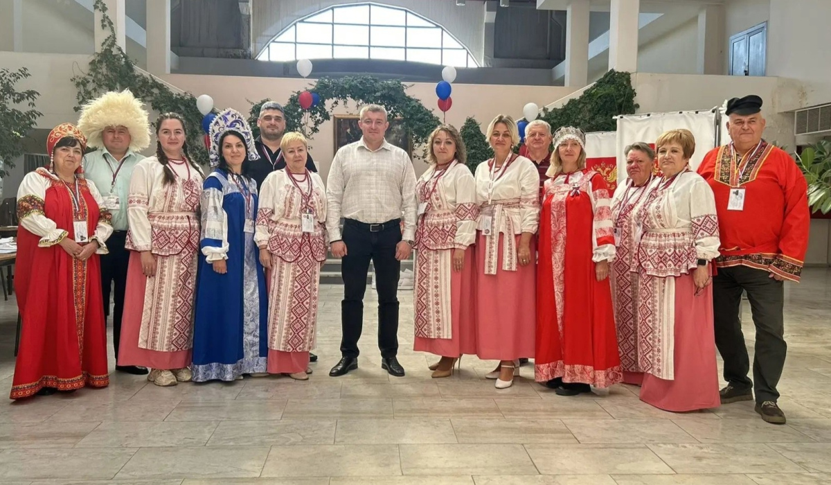 В Курском районе члены УИК встречают избирателей в народных костюмах