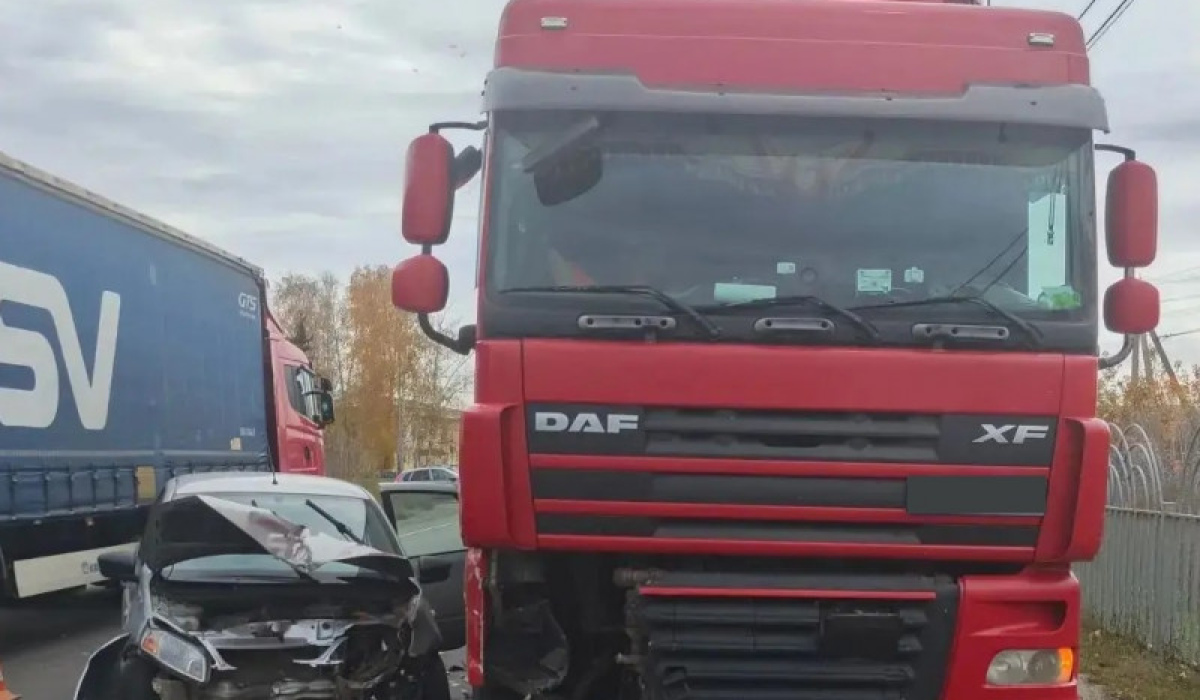 В Курской области на трассе столкнулись фура и «Лада Гранта»