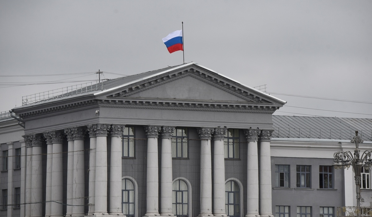 Глава Курска назвал ошибкой демонтаж остановки с советской мозаикой на КЗТЗ
