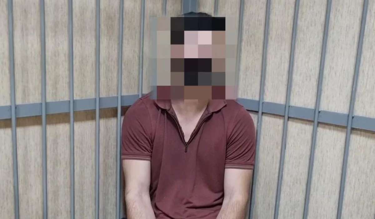 В Курске полицейские задержали курьеров мошенников из Перми