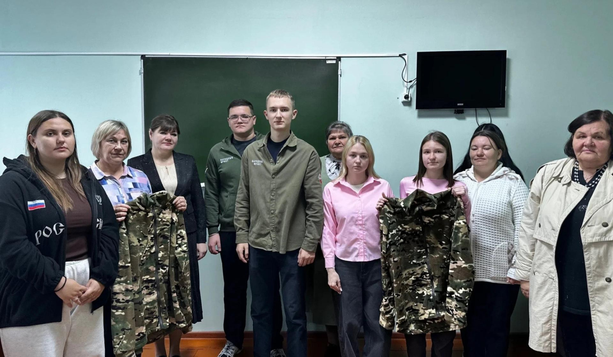 Волонтёры Молодёжки ОНФ поздравили педагогов Курской области с Днём учителя