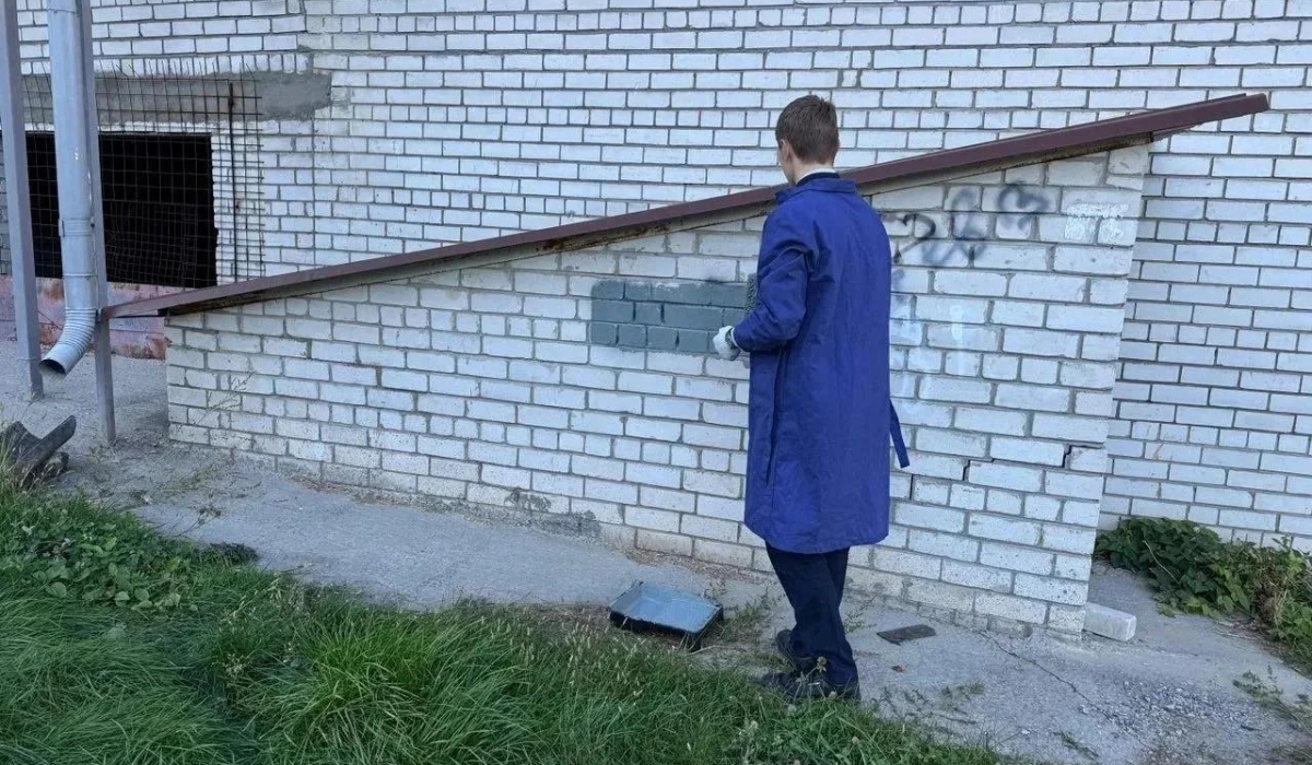 В Курске активисты закрасили почти 130 надписей с рекламой наркотиков