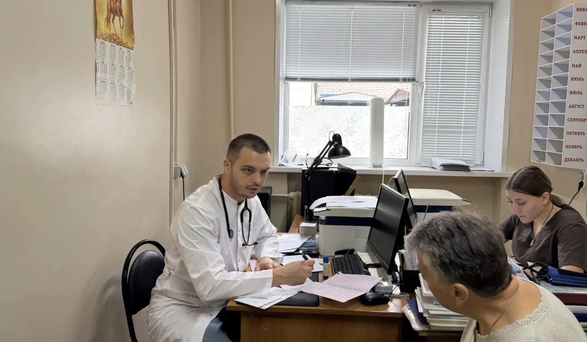 В Золотухинском районе медики Курской облбольницы осмотрели 48 человек