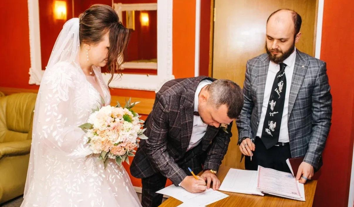В ЗАГСе Курской области назвали красивые даты для свадьбы в декабре 2026 года